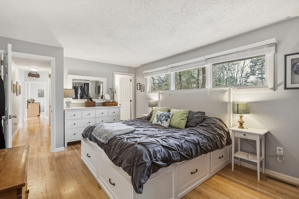 148 Aubinwood Road Amherst, MA 01002 - Photo 15 of 35