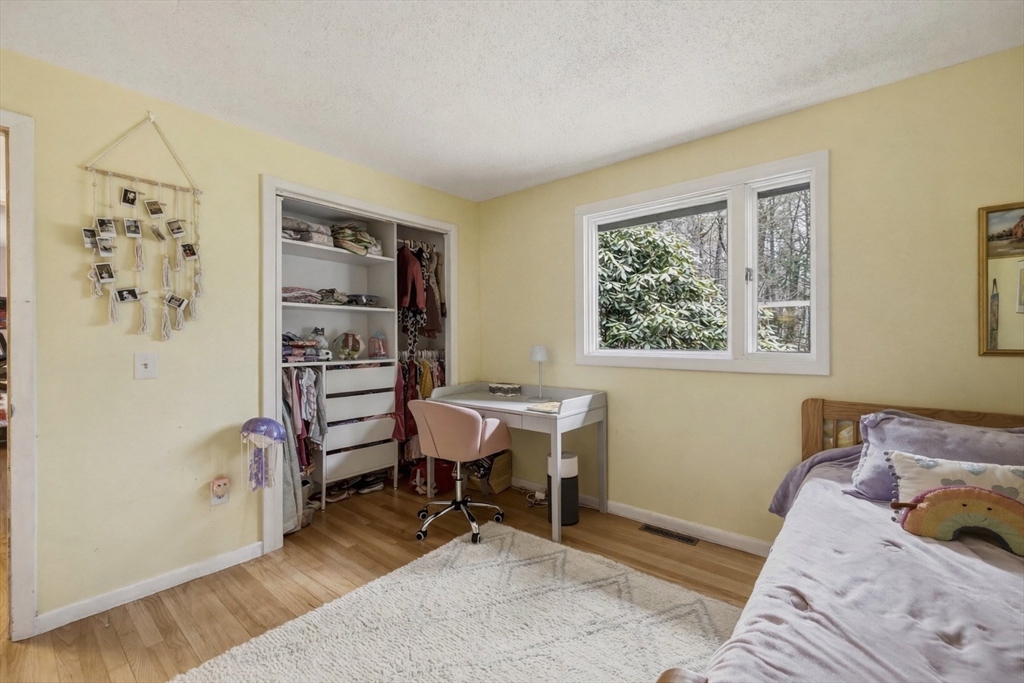 148 Aubinwood Road Amherst, MA 01002 - Photo 18 of 35