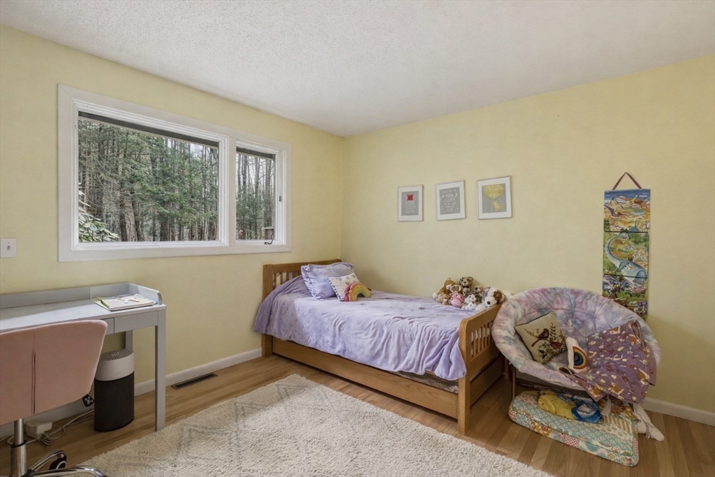 148 Aubinwood Road Amherst, MA 01002 - Photo 19 of 35