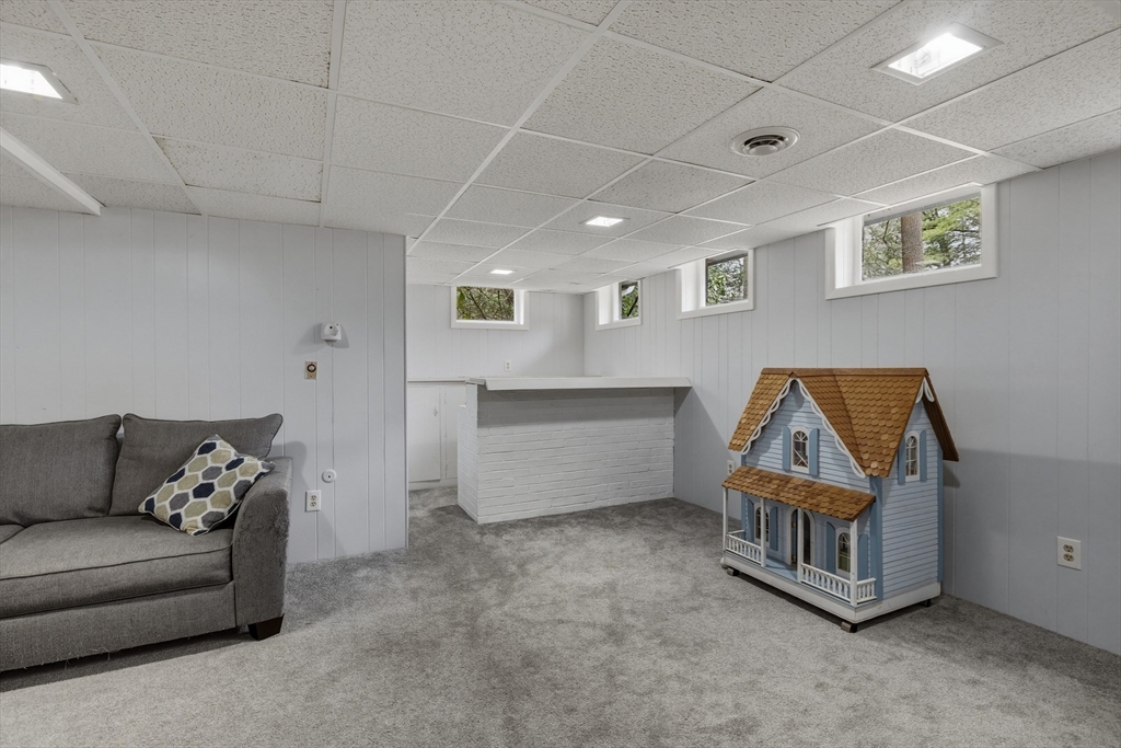 148 Aubinwood Road Amherst, MA 01002 - Photo 25 of 35