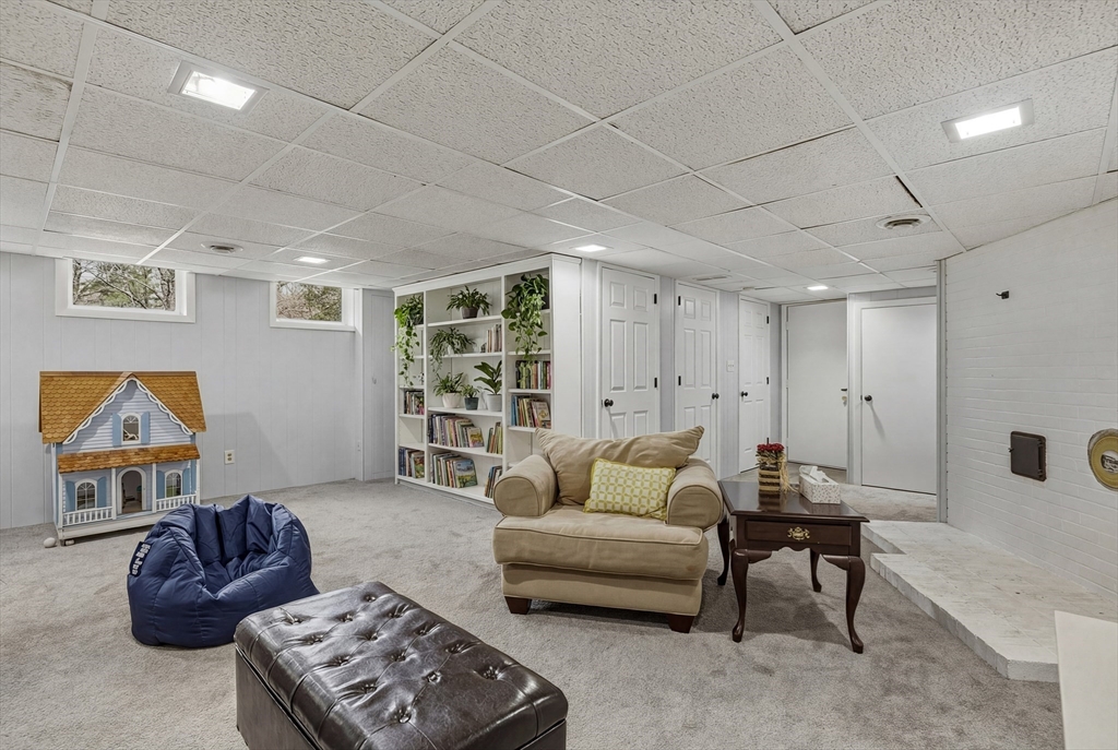 148 Aubinwood Road Amherst, MA 01002 - Photo 26 of 35