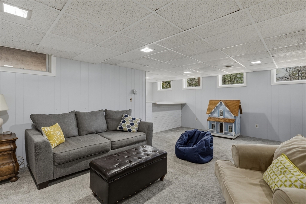 148 Aubinwood Road Amherst, MA 01002 - Photo 27 of 35