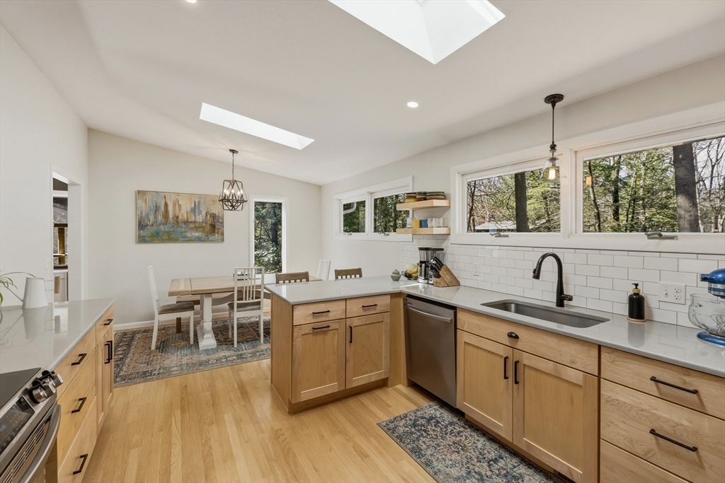 148 Aubinwood Road Amherst, MA 01002 - Photo 8 of 35