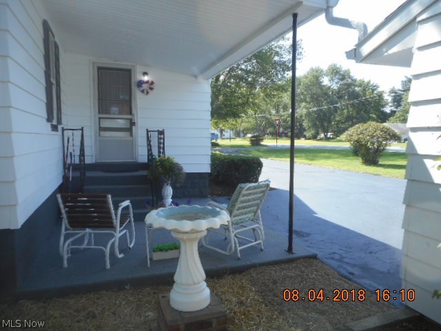 596 Briggs Road Leavittsburg, OH 44430 - Photo 4 of 29 Gallery Image 4