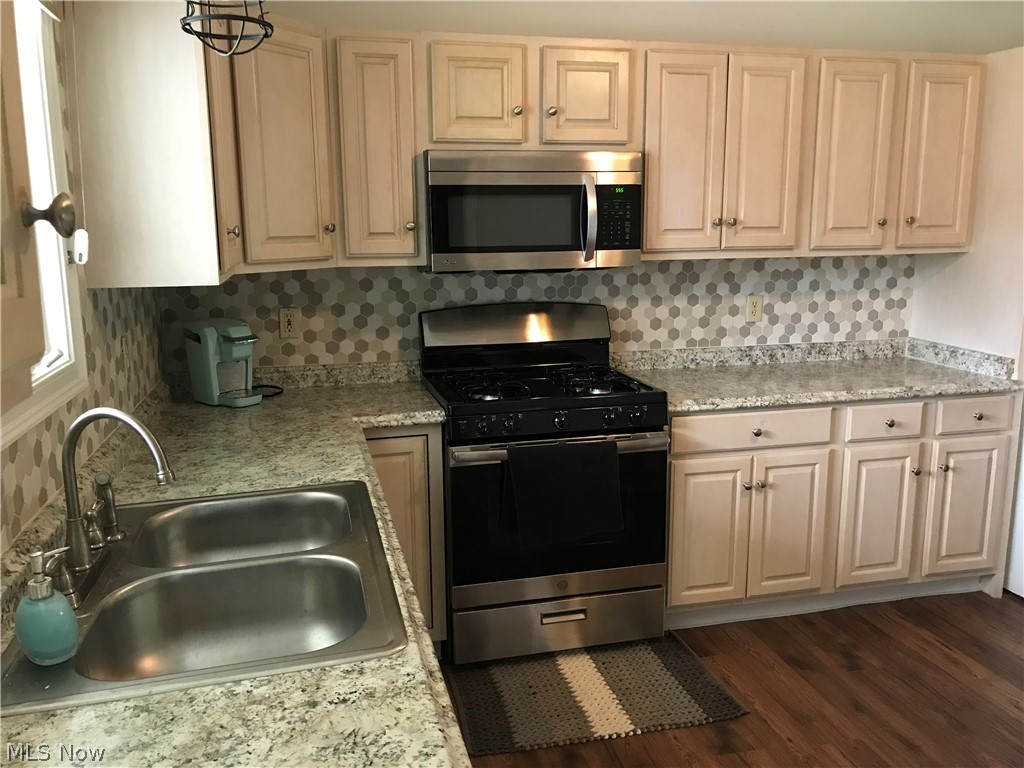 563 Wilcox Road Youngstown, OH 44515 - Photo 2 of 10 Gallery Image 2