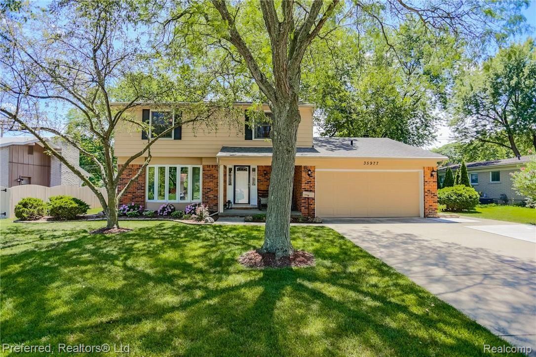 35977 Curtis Road Livonia, MI 48152 - Photo 1 of 42 1IMG_5617.jpg