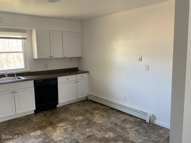 11-21 Ashdown Road, Unit 15F Clifton Park, NY 12019 - Photo 5 of 13 Kitchen