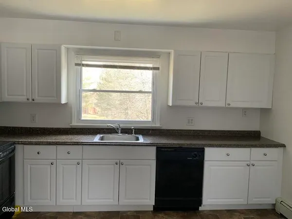 $1,500 | 11-21 Ashdown Road, Unit 15F, Clifton Park, NY 12019