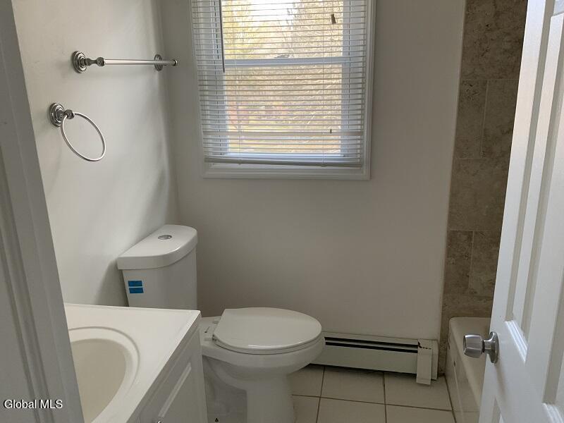 11-21 Ashdown Road, Unit 15F Clifton Park, NY 12019 - Photo 10 of 13 Bathroom