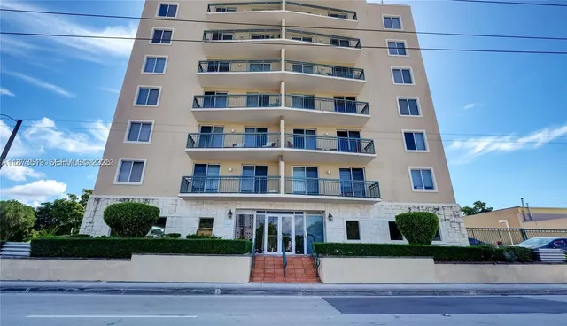 $485,000 | 2501 Douglas Road, Unit 601, Miami, FL 33133