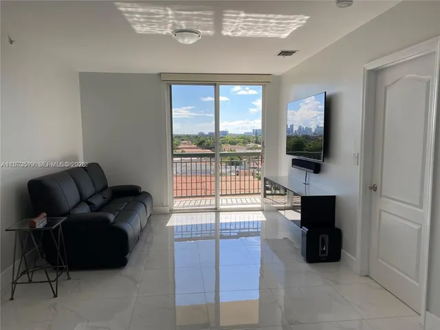 $485,000 | 2501 Douglas Road, Unit 601, Miami, FL 33133