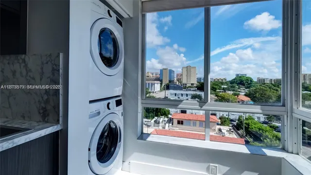 $485,000 | 2501 Douglas Road, Unit 601, Miami, FL 33133