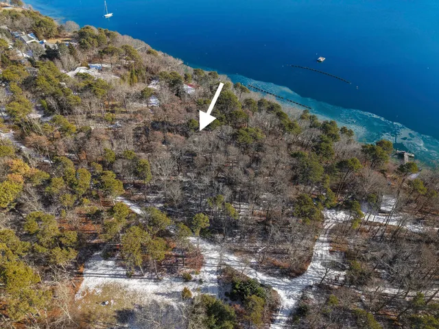 $1,950,000 | 0 Weaver Lane, Vineyard Haven, MA 02568