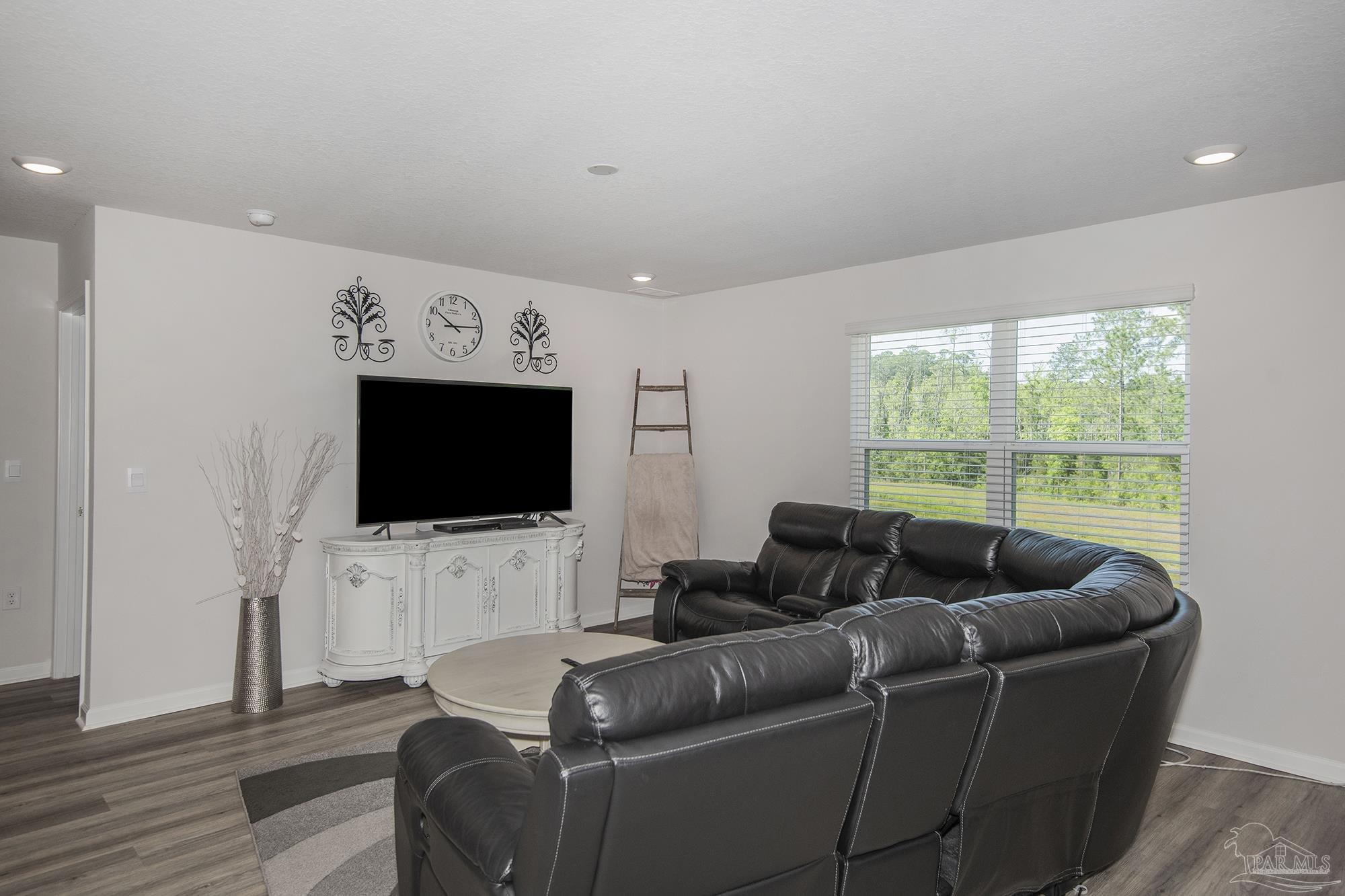 10909 Blacktail Loop Pensacola, FL 32526 - Photo 17 of 49