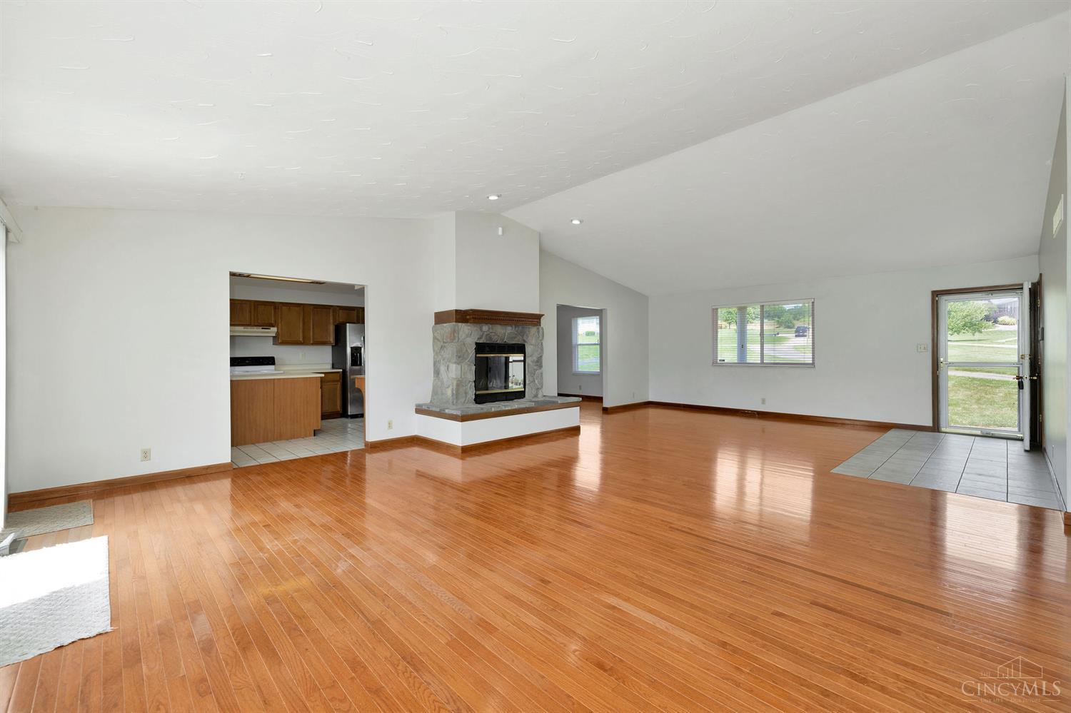 6801 Rackview Road Cincinnati, OH 45248 - Photo 15 of 57