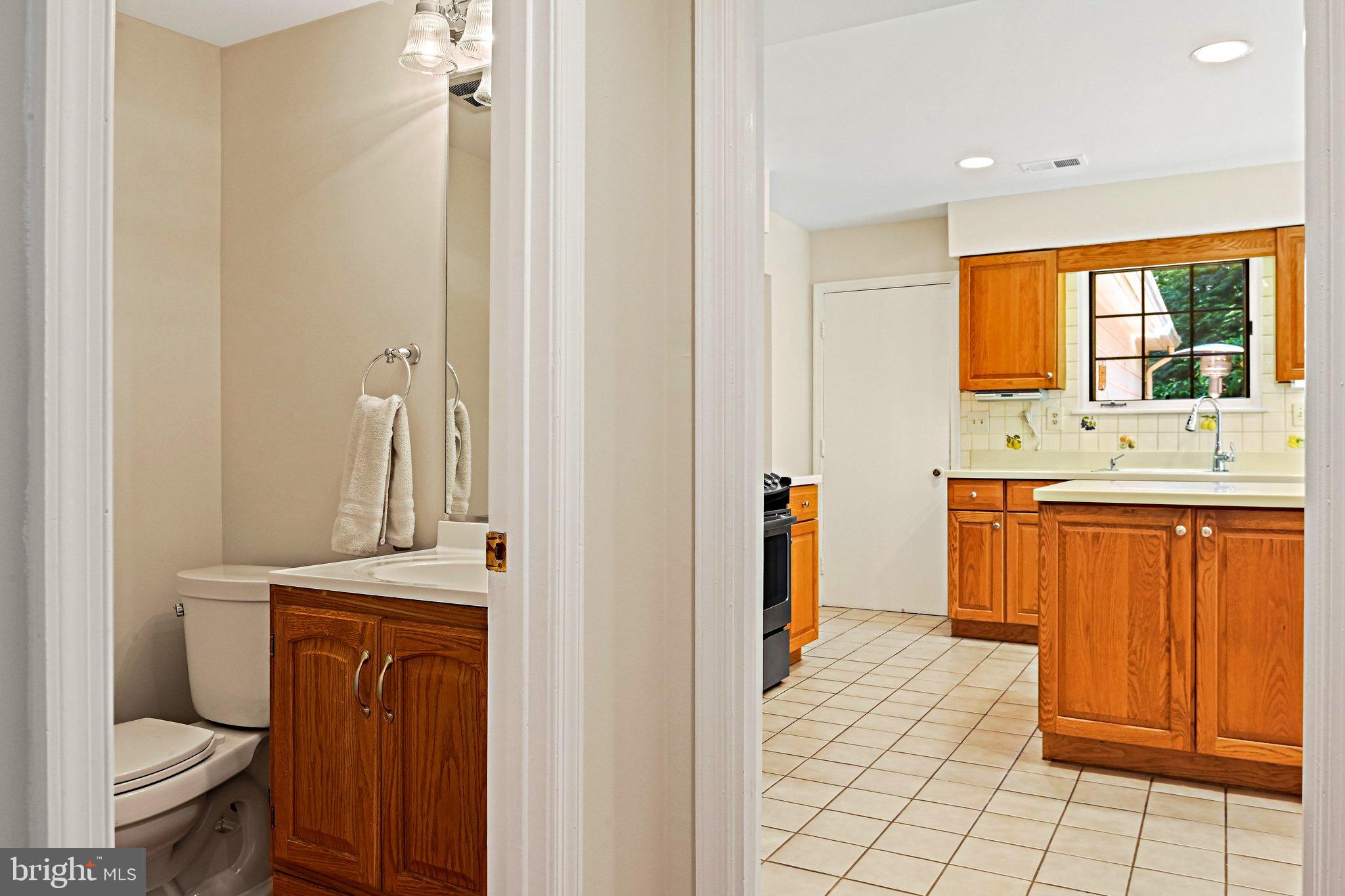 11311 Handlebar Road Reston, VA 20191 - Photo 22 of 78 Half Bath
