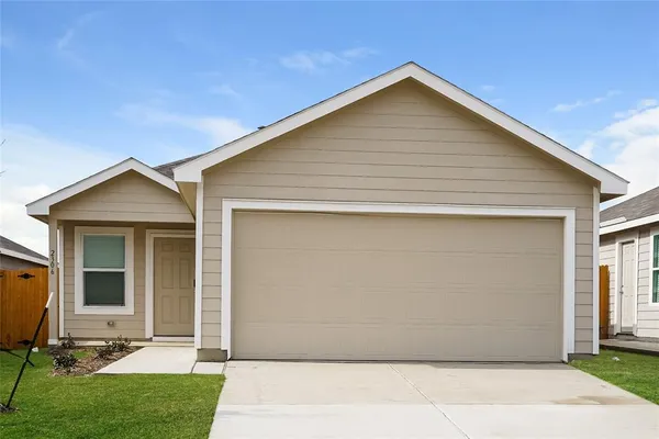 $1,725 | 2306 Great Belt Boulevard, Crandall, TX 75114