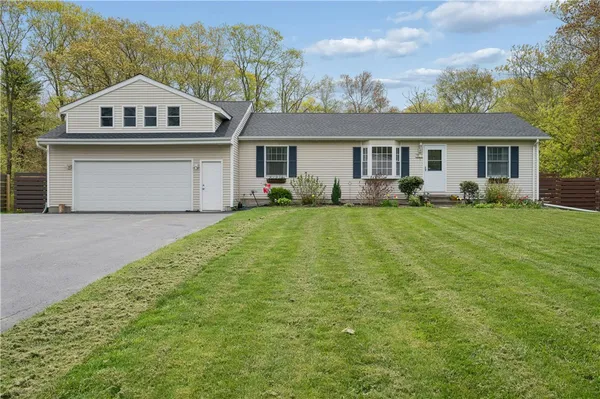 $729,000 | 20 Oak Hill Drive, Exeter, RI 02822