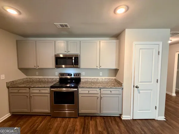 $1,695 | 127 Lexington Avenue, Griffin, GA 30223