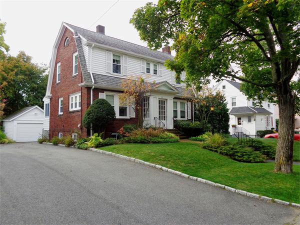 111 Whitney Road Medford, MA 02155 - Photo 3 of 24 Gallery Image 3