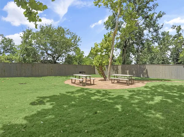 $2,250 | 2410 Vaughn Street, Unit E, Houston, TX 77093