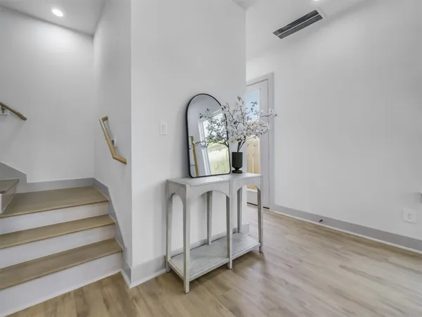 $2,250 | 2410 Vaughn Street, Unit E, Houston, TX 77093