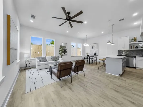 $2,250 | 2410 Vaughn Street, Unit E, Houston, TX 77093