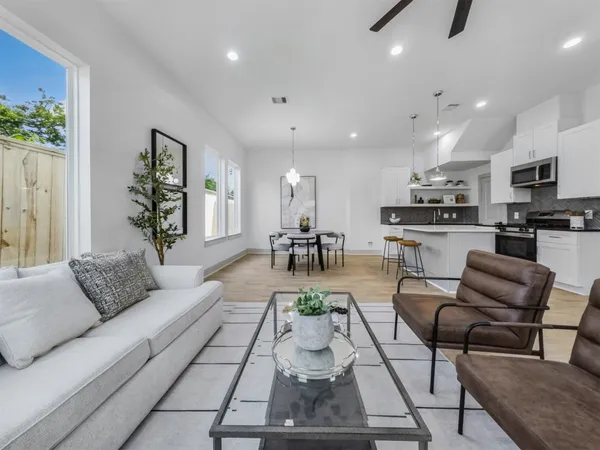 $2,250 | 2410 Vaughn Street, Unit E, Houston, TX 77093