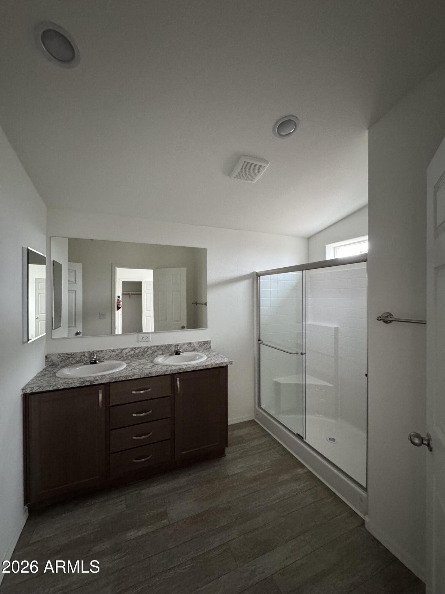 4992 East Goss Road Rimrock, AZ 86335 - Photo 5 of 10 Goss master bath shower
