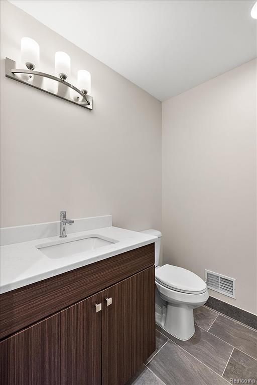2921 Walsh Drive Rochester, MI 48309 - Photo 38 of 64