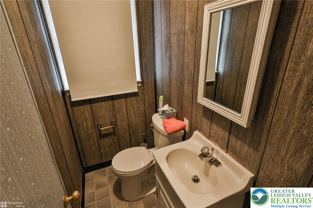 2246 Barrington Road Bethlehem, PA 18018 - Photo 13 of 72 Gallery Image 13