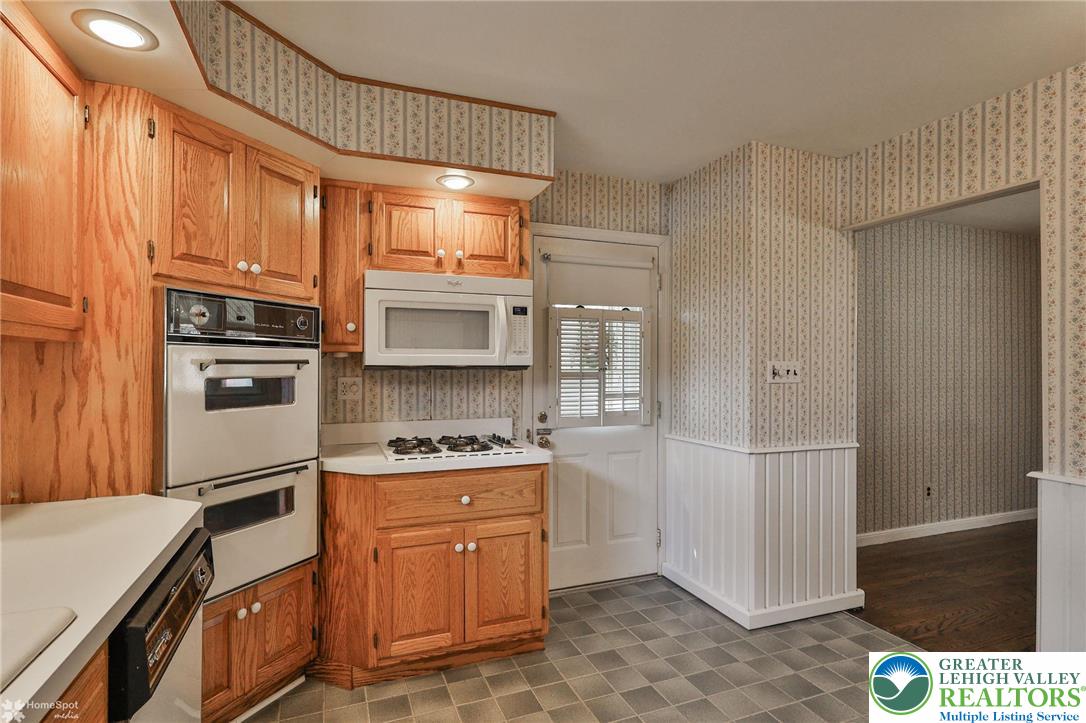 2246 Barrington Road Bethlehem, PA 18018 - Photo 20 of 72 Gallery Image 20