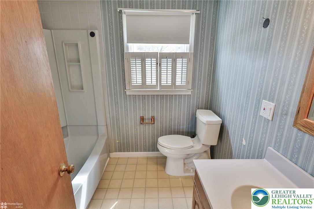 2246 Barrington Road Bethlehem, PA 18018 - Photo 36 of 72 Gallery Image 36