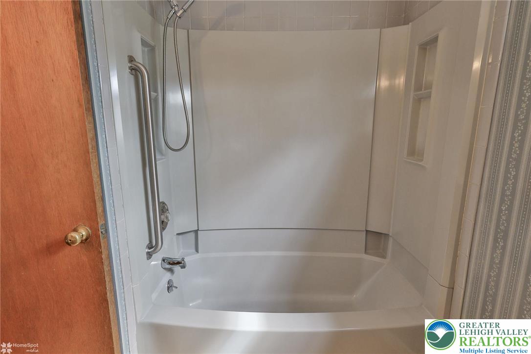 2246 Barrington Road Bethlehem, PA 18018 - Photo 38 of 72 Gallery Image 38