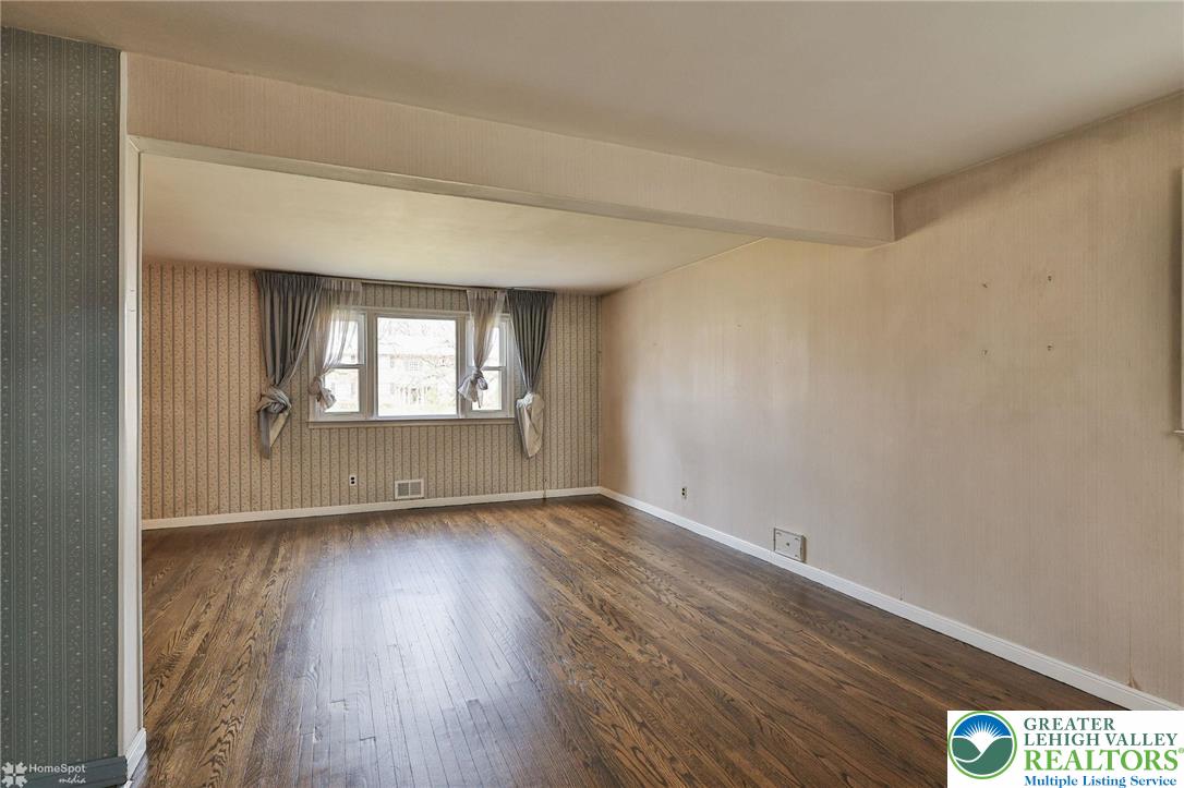2246 Barrington Road Bethlehem, PA 18018 - Photo 5 of 72 Gallery Image 5