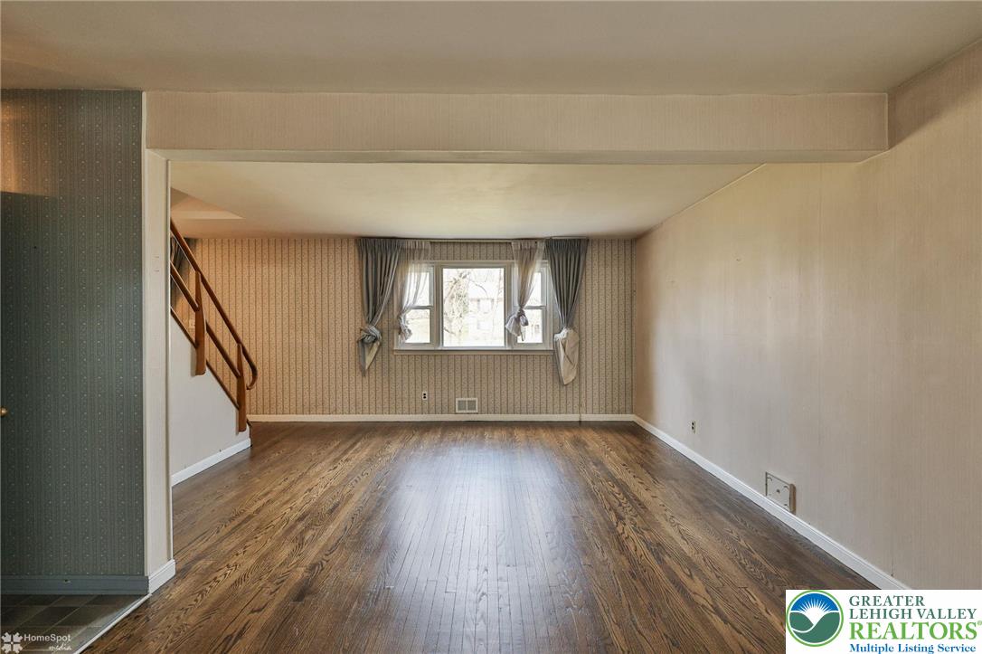 2246 Barrington Road Bethlehem, PA 18018 - Photo 6 of 72 Gallery Image 6