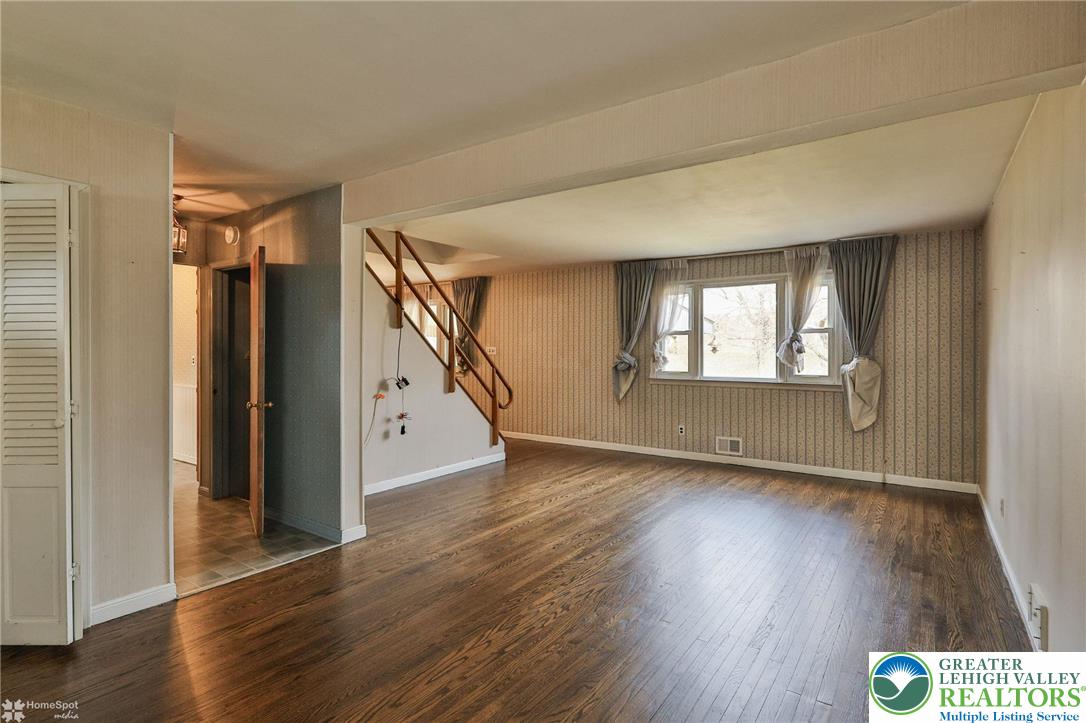 2246 Barrington Road Bethlehem, PA 18018 - Photo 7 of 72 Gallery Image 7