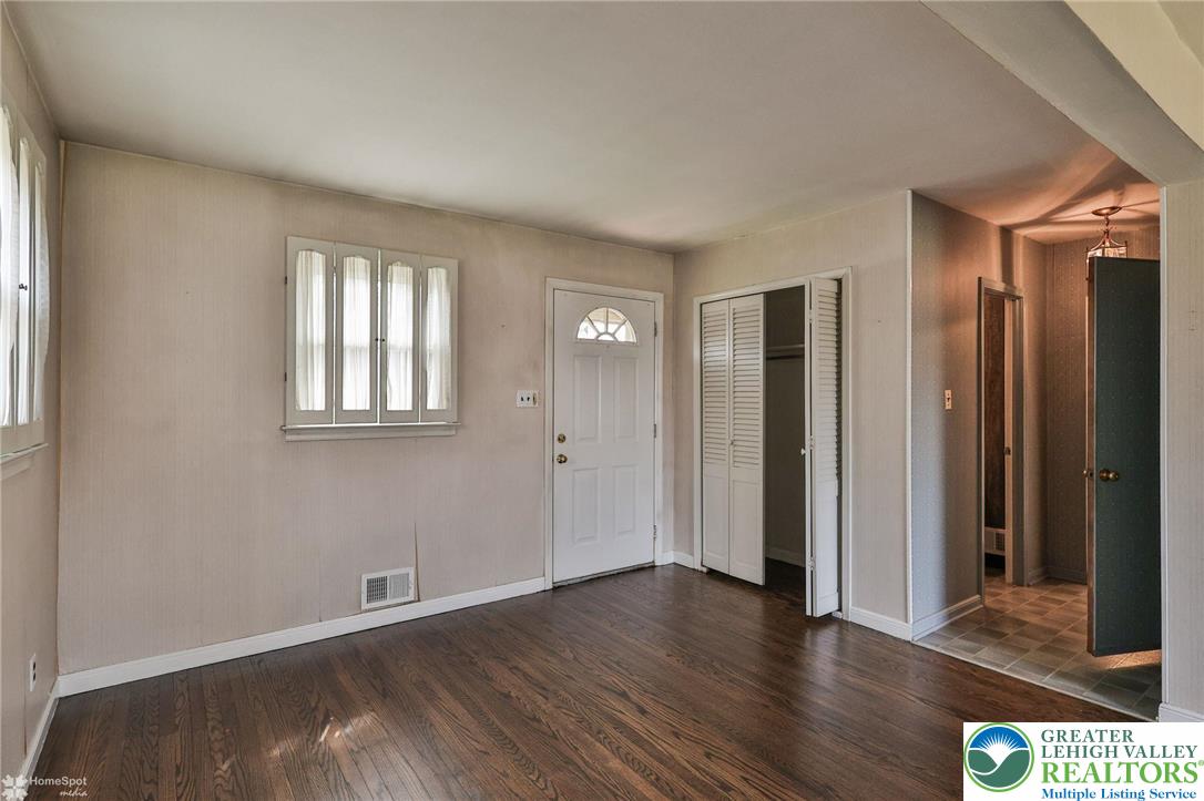 2246 Barrington Road Bethlehem, PA 18018 - Photo 8 of 72 Gallery Image 8