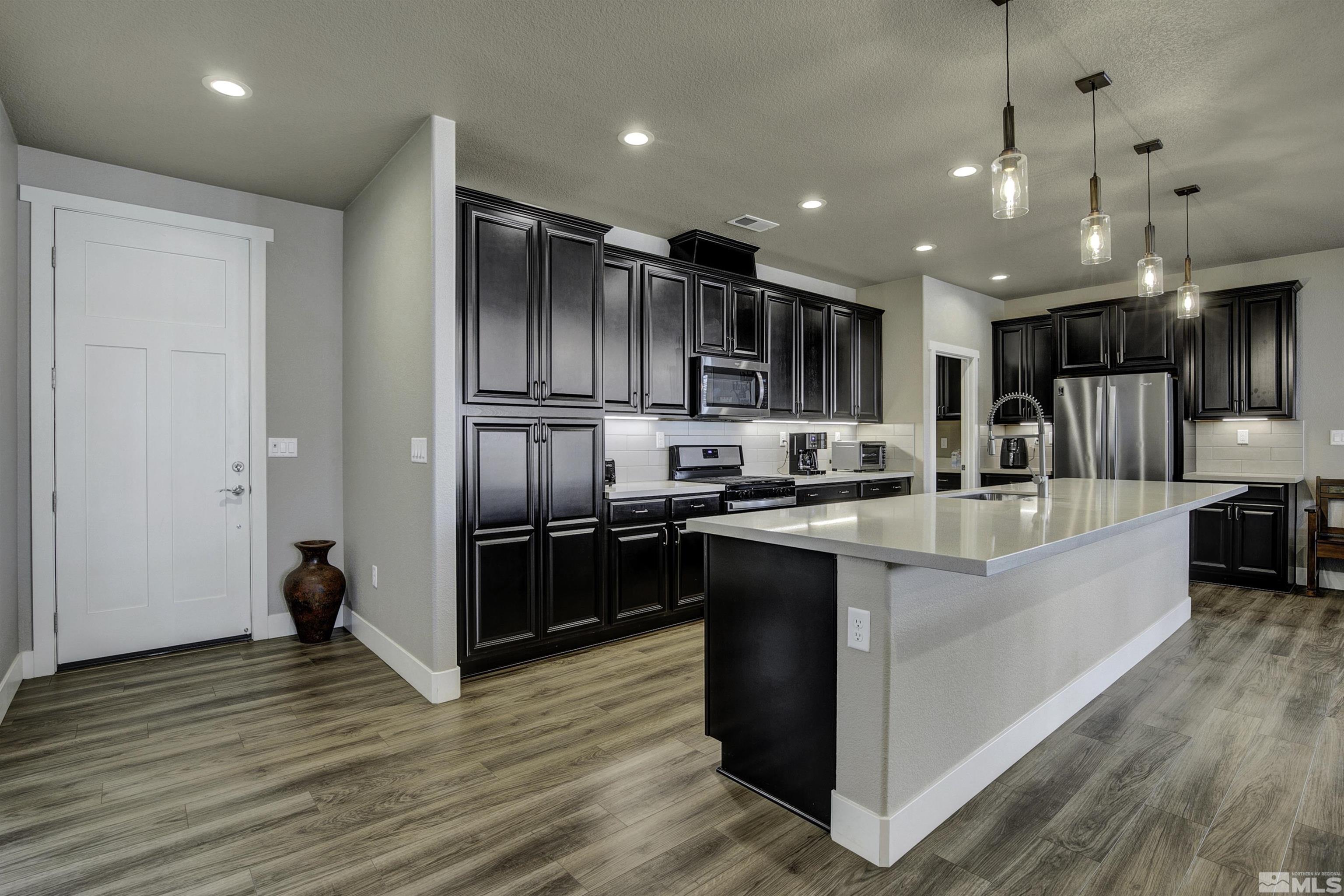 752 East Cottage Loop Gardnerville, NV 89460 - Photo 5 of 31 Photo 5