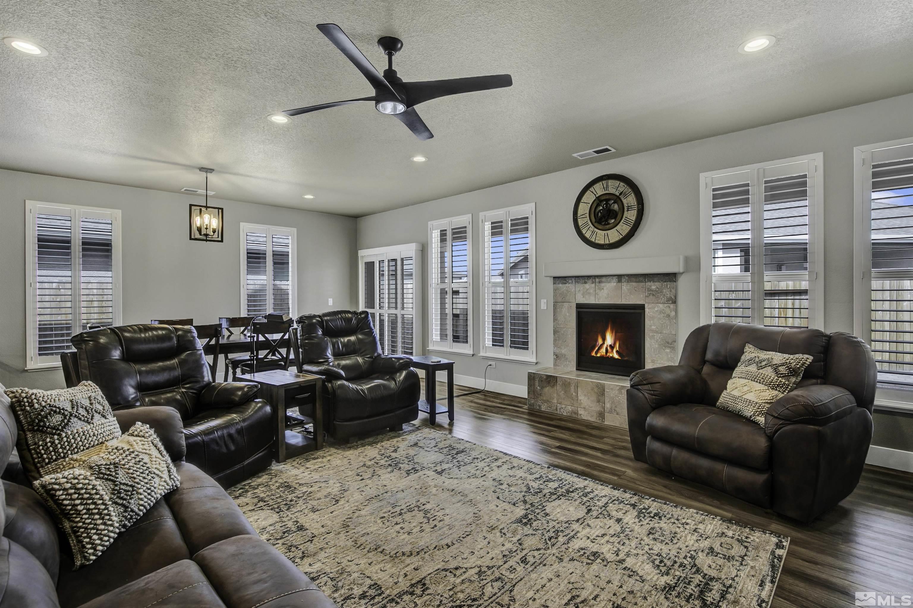 752 East Cottage Loop Gardnerville, NV 89460 - Photo 6 of 31 Photo 6