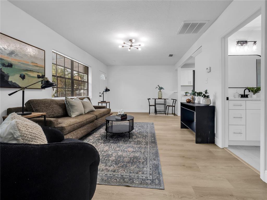 14931 Fisher Road Tampa, FL 33613 - Photo 7 of 25 Gallery Image 7