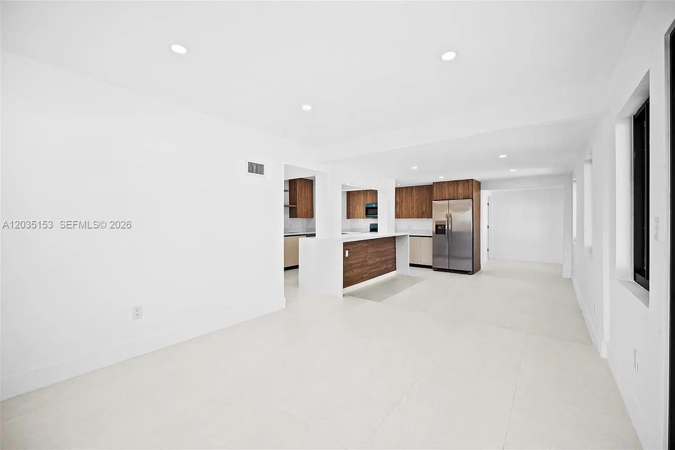 10000 Southwest 43rd Street Miami, FL 33165 - Photo 6 of 21