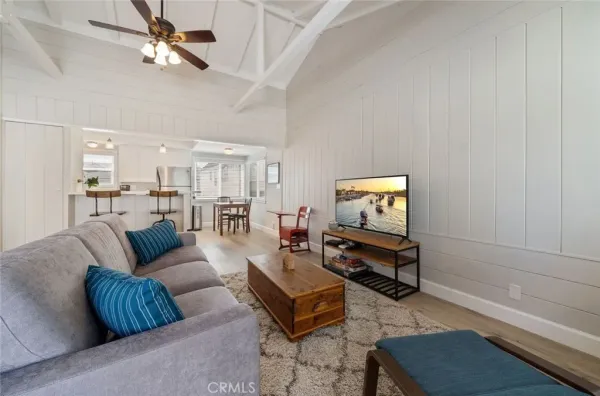 $3,900 | 216 Agate Avenue, Newport Beach, CA 92662