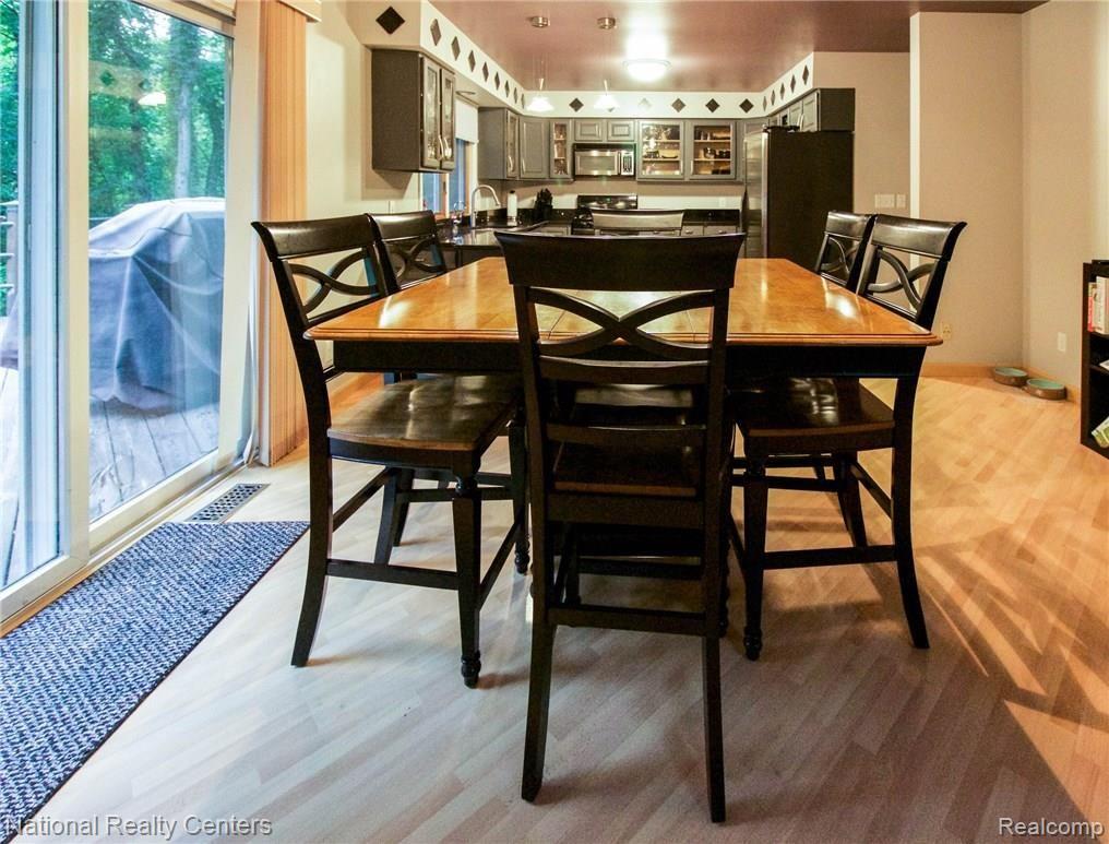 7112 Cowell Road Brighton, MI 48116 - Photo 7 of 18 20579537614_ad3ebbff7e_k.jpg