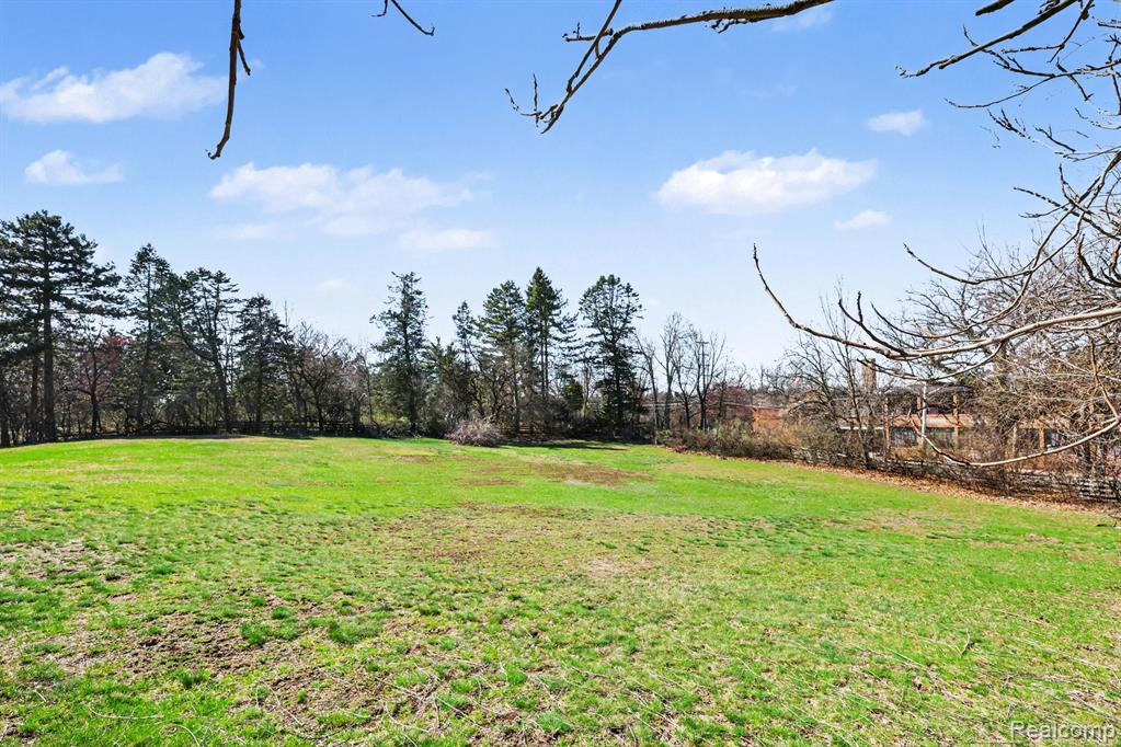 32020 Franklin Road Franklin, MI 48025 - Photo 9 of 18