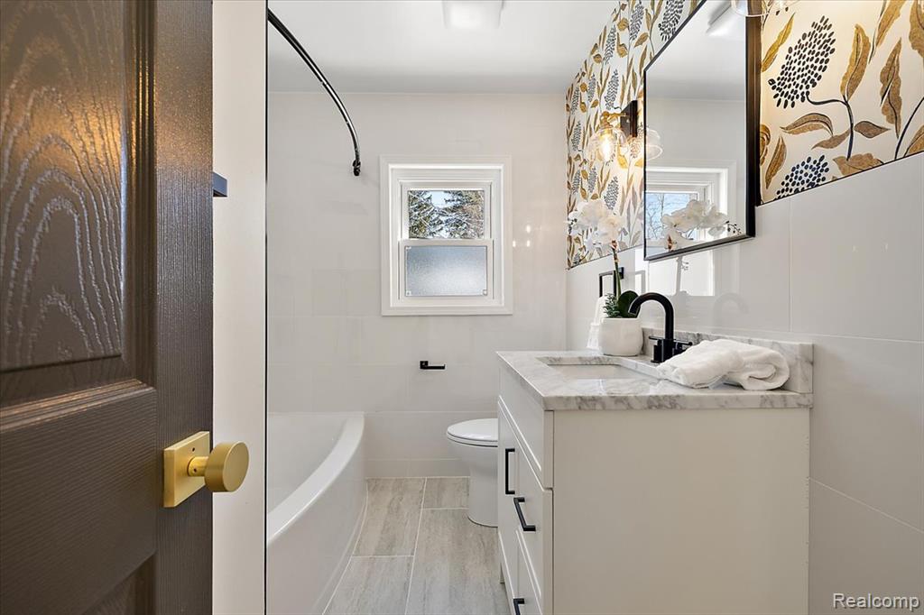 31060 East Rutland Street Beverly Hills, MI 48025 - Photo 16 of 37