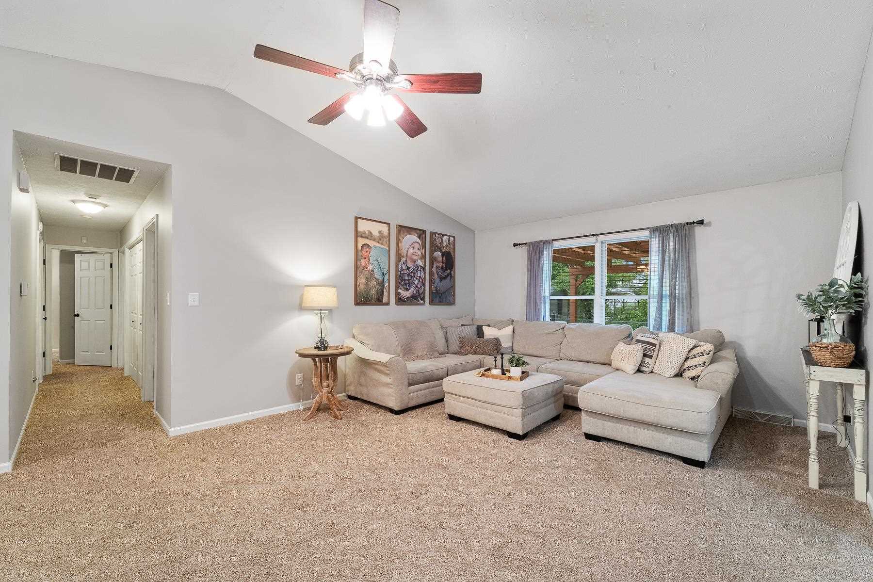 1220 Dani Lane Springfield, IL 62712 - Photo 13 of 32