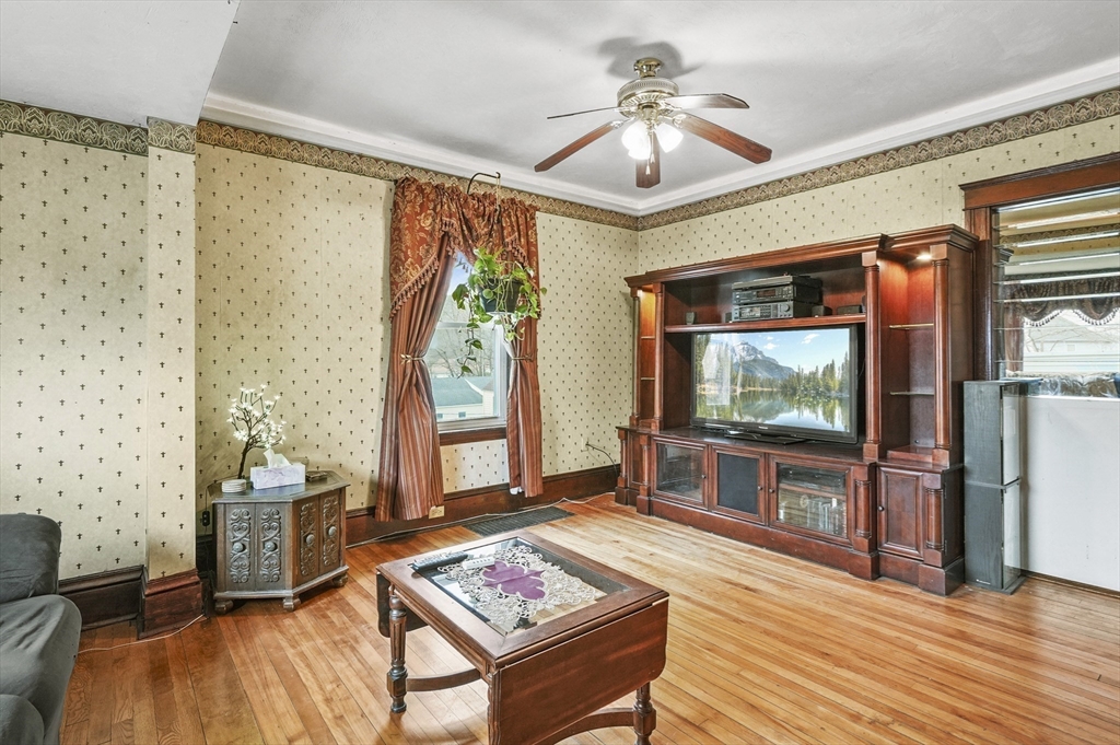 5 Rural Street Worcester, MA 01604 - Photo 4 of 21 Gallery Image 4