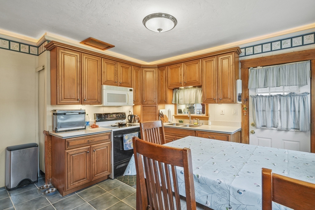 5 Rural Street Worcester, MA 01604 - Photo 8 of 21 Gallery Image 8