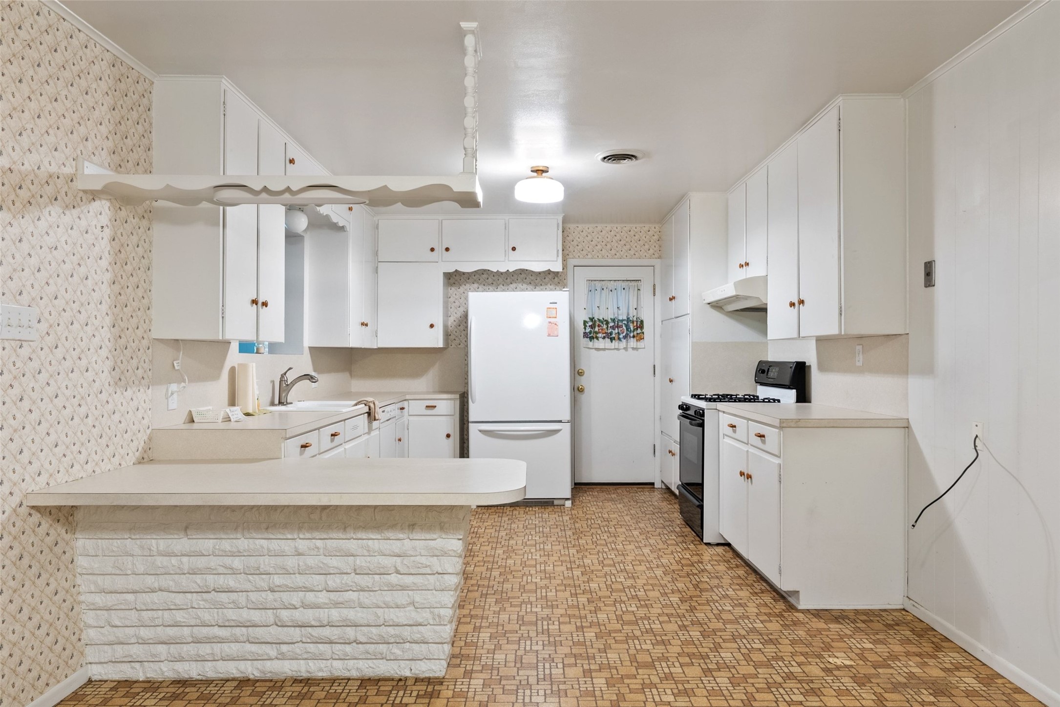 4500 Rim Rock Path Austin, TX 78745 - Photo 8 of 24